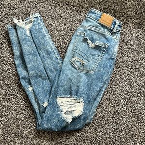 Destroyed jeans